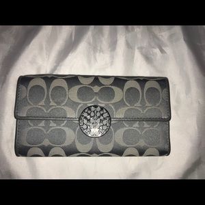 *SOLD* Coach wallet